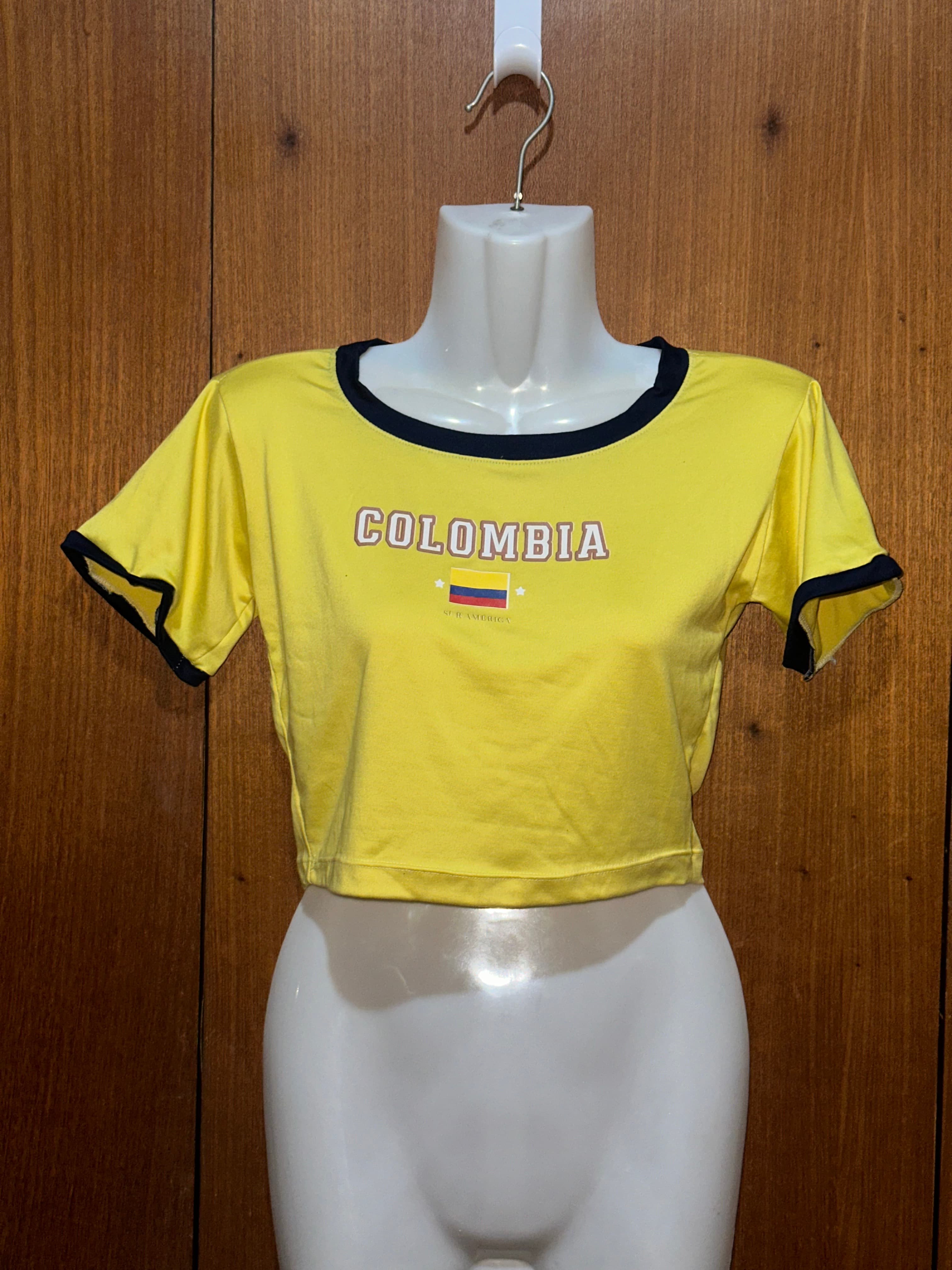 Croptop Colombia Amarillo Cuello Azul