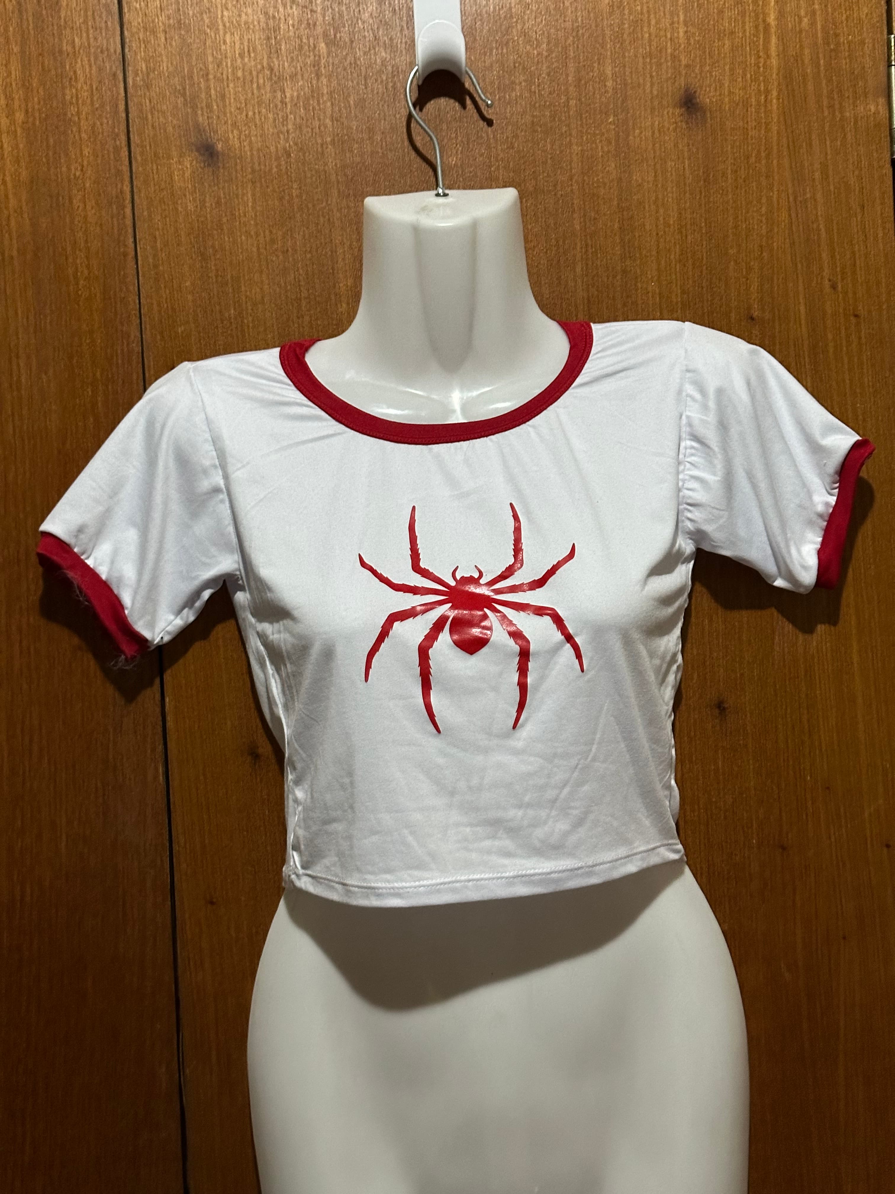 Croptop Spiderman Blanco Cuello Rojo