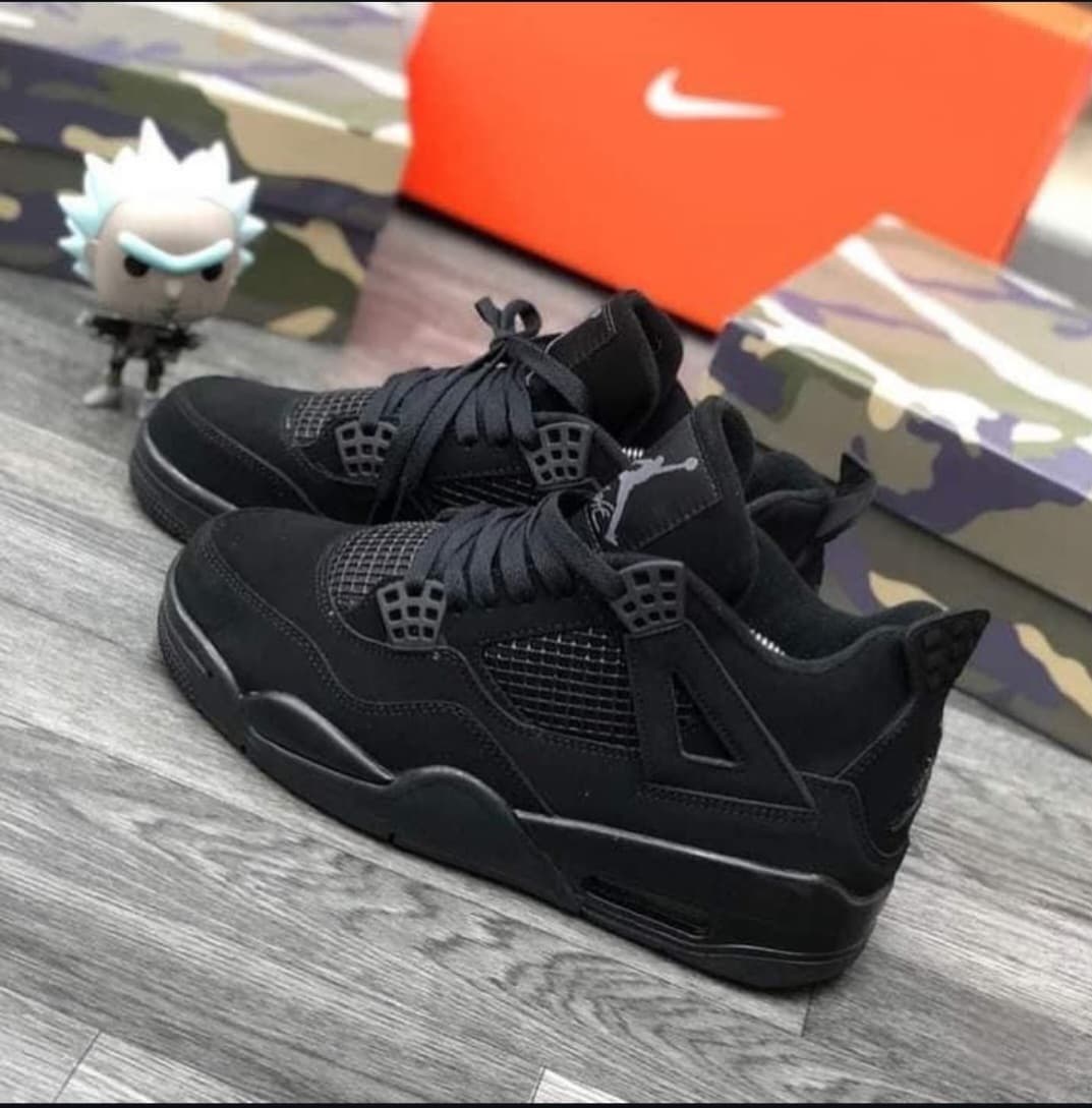 Jordan 4 Full Black 